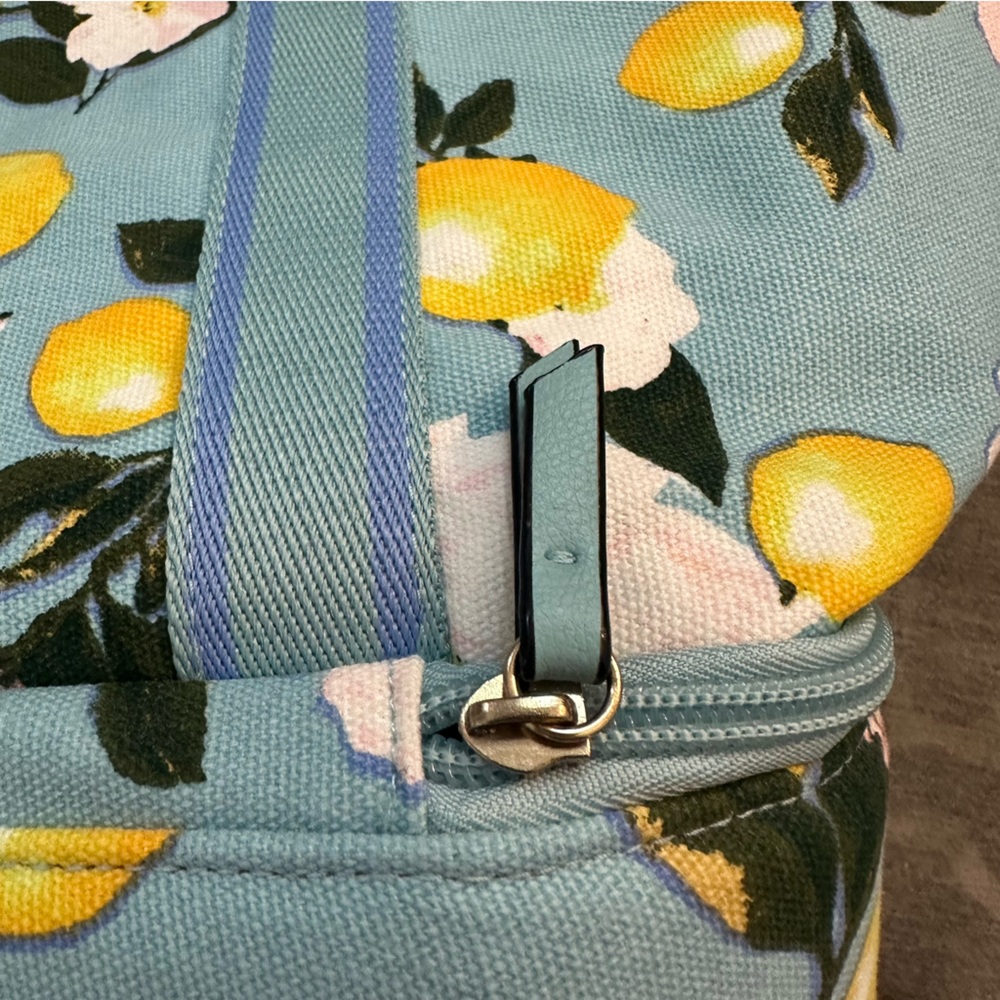 NWT Victoria Secret Cooler Tote - Summer Lemons - Picture 15 of 16